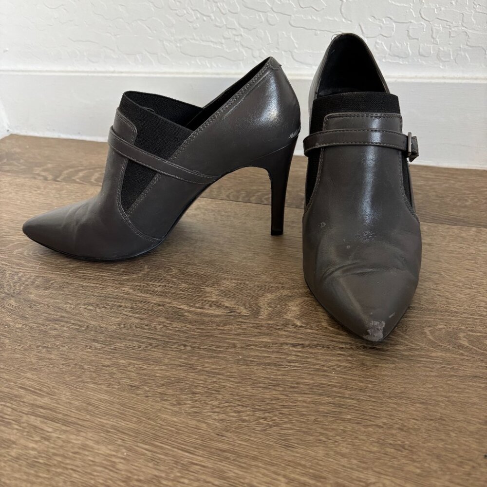 Nine West Gray Leather Bootie, Pointy Toe, Stiletto Size 6